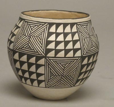 Small Acoma Jar by Rebecca Lucario Image 3