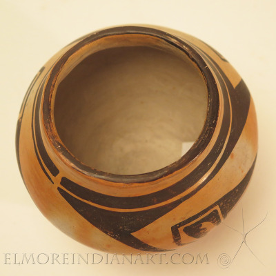 Hopi Black on Yellow Jar, c.1920 Image 3